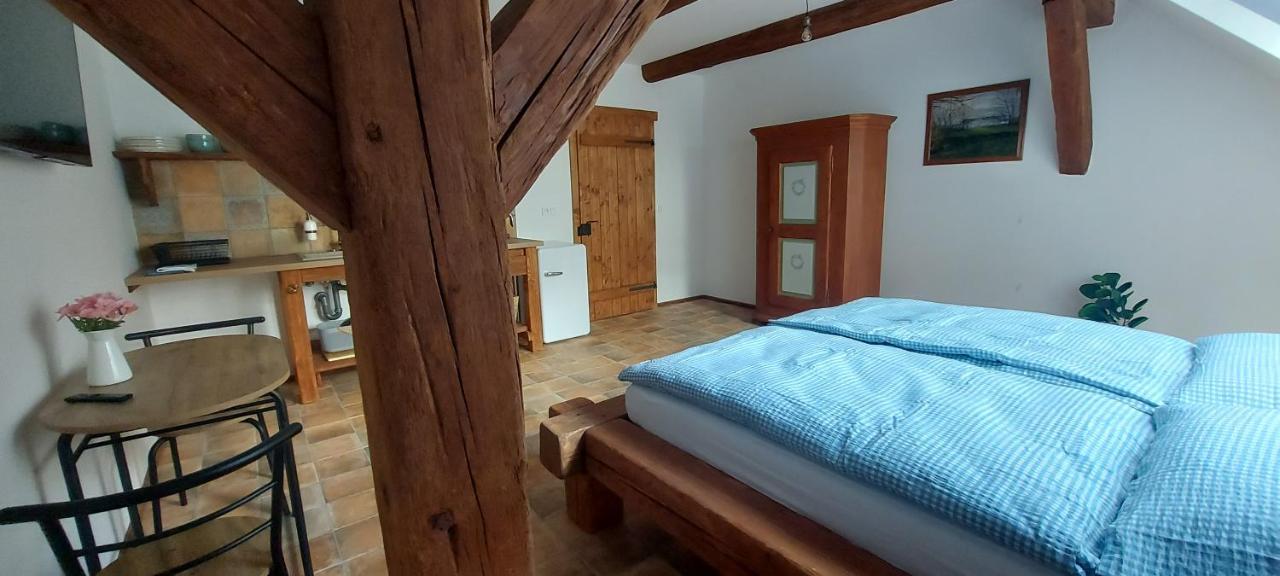 Apartmany Ve Starem Pivovaru Malesov ภายนอก รูปภาพ