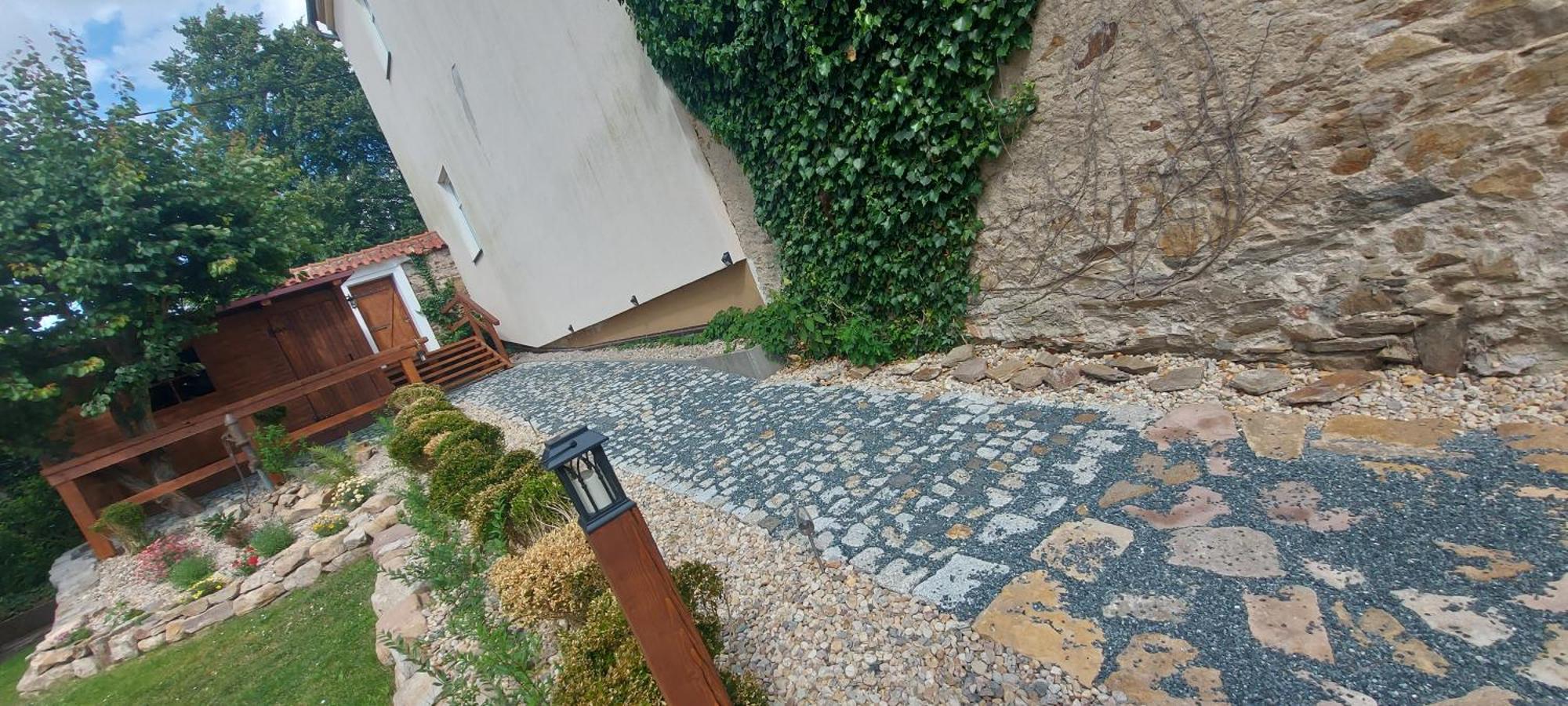 Apartmany Ve Starem Pivovaru Malesov ภายนอก รูปภาพ
