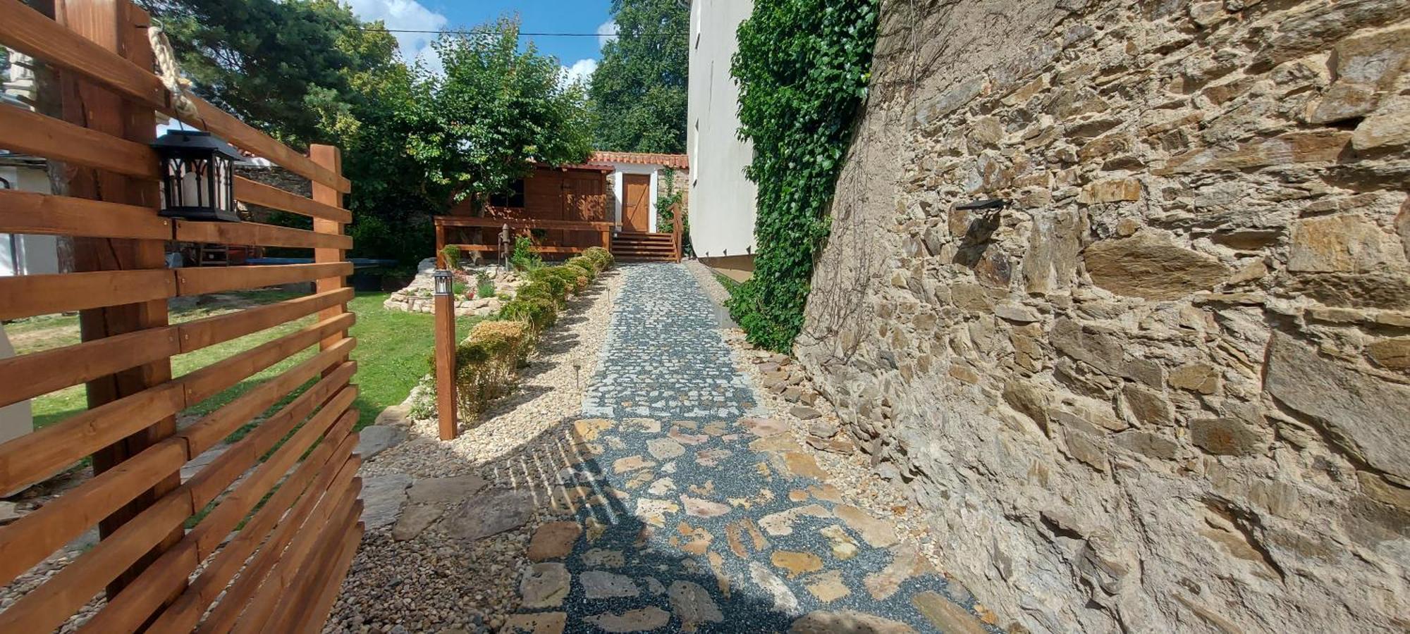 Apartmany Ve Starem Pivovaru Malesov ภายนอก รูปภาพ